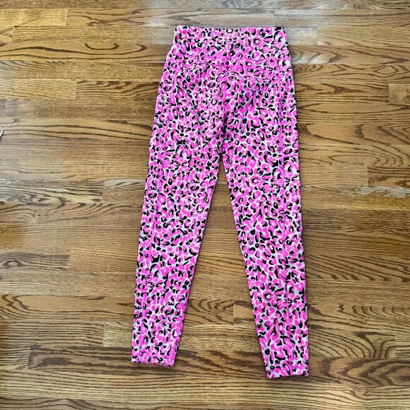 Lilly Pulitzer Luxletic Pink Cheetah Print Leggings. Size Small. - Picture 3 of 7